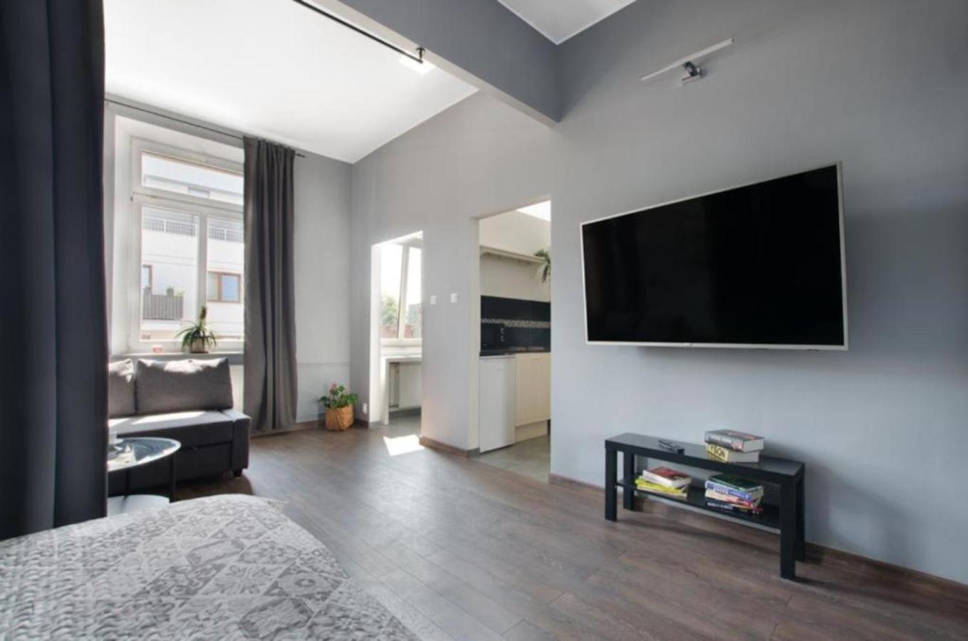 Manufaktura Apartamenty Bakery, Prywatna Kamienica, Parking Strzezony, Klima, Dostep Na Kod * Łódź